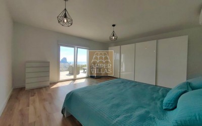 A beautiful, renovated villa with panoramic sea views.